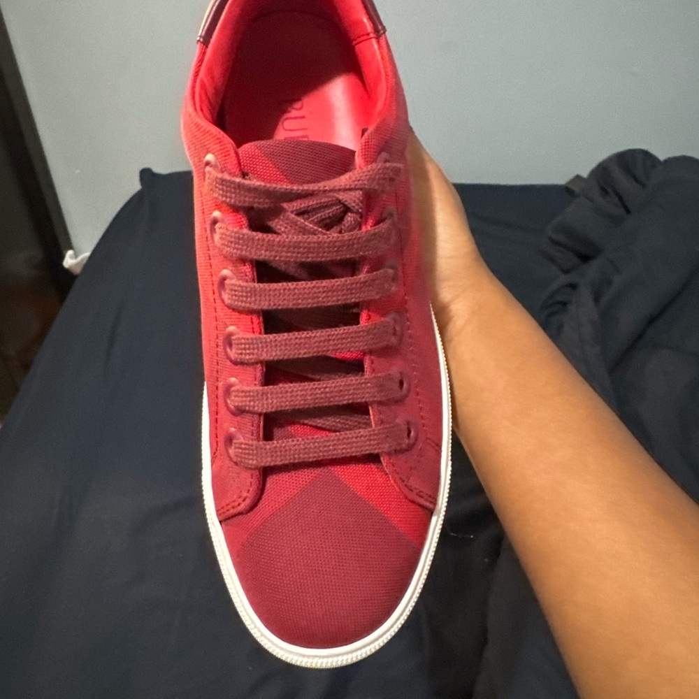 Burberry Red Sneakers Sporty Design - Picture 2 of 3
